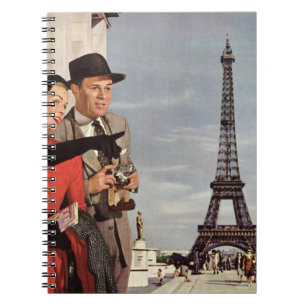 Carnet Touristes vintages voyageant à Paris Tour Eiffel