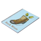 Carnet Tuke en métal sur une botte de randonnée (Côté gauche)