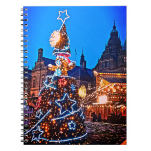 Carnet Un arbre, devant le Townhall