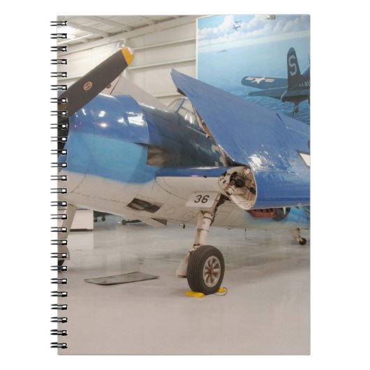 Carnet Un avion de chasse F-6F Hellcat de la Seconde Guer (Devant)