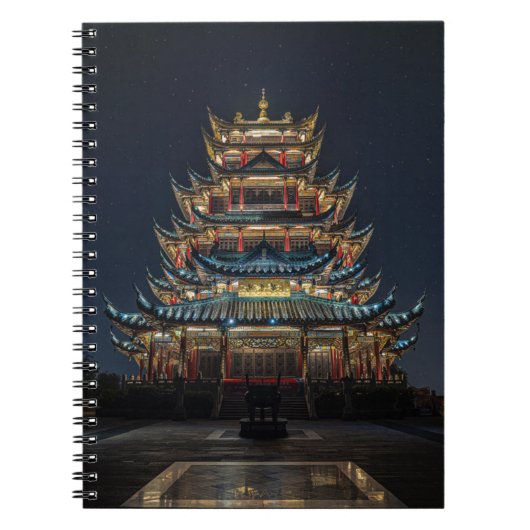 Carnet Un bâtiment japonais traditionnel s'illumine dans  (Devant)