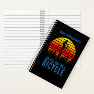 Carnet Un vieil homme sur un vélo ne jamais UNdéestimer