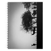 Carnet Une image de quelques cerfs communs dans la brume (Devant)