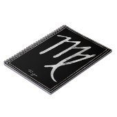 Carnet Virgo martelé argent stylisé symbole astrologie (Côté gauche)
