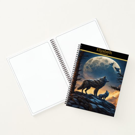 Carnet Wolf hurle sur la lune dans un paysage nocturne (Intérieur)