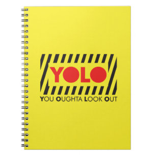 Carnet YOLO avec la précaution rouge