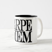 Carpe Diem Latijnse Citaat Mok (Voorkant rechts)