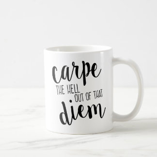 Carpe l'estacade à claire-voie hors de cette tasse