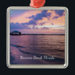 Carré Argenté Navarre Beach Magie Heure Purple Sunset Ornement<br><div class="desc">Un souvenir ornemental avec une photo d'un chemin à couper le souffle pour terminer la journée sur la plage ! J'ai pris cette photo de l'heure magique juste après le coucher du soleil à Navarre Beach en Floride, aux États-Unis. Vous recherchez plus d'impressions ou de produits ? N'hésitez pas à...</div>