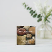 Carré Carte de visite de galets (Debout devant)