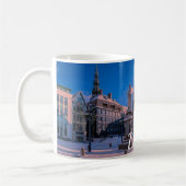 Carré de la mairie de Riga en hiver Café Mug (Gauche)
