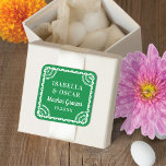 Carré Papel Picado Bright Green Wedding Favor Sticker<br><div class="desc">Cet autocollant coloré de faveur de mariage présente un cadre d'inspiration picado papel en blanc sur un arrière - plan vert vif. La typographie est simple mais élégante. Toutes les couleurs de cette conception sont personnalisables à l'aide de l'outil d'édition. Consultez la collection pour la coordination des articles !</div>