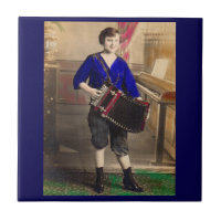 1920 jeune accordéoniste RPPC