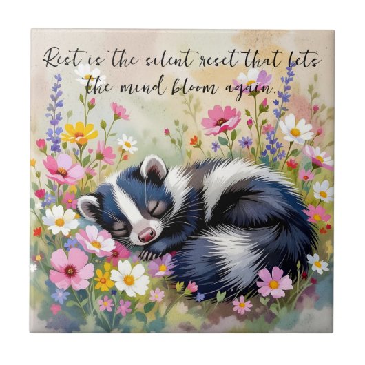 Carreau An Adorable Skunk Napping in Flowers and Quote (Devant)