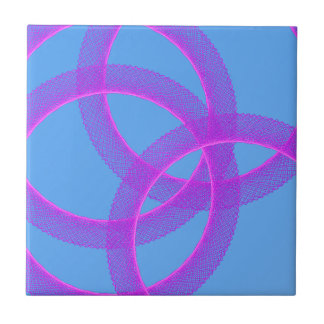 Carreau anneau violet superposé dans l'arrière - plan bleu