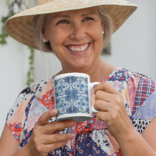 Carreau antique en mug bleu de Delft