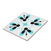 Carreau Aqua et Noir sur le motif floral complexe blanc (Côté)