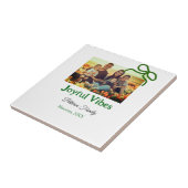 Carreau Arc vert joyeuse Vibes ajouter le nom de la photo  (Côté)