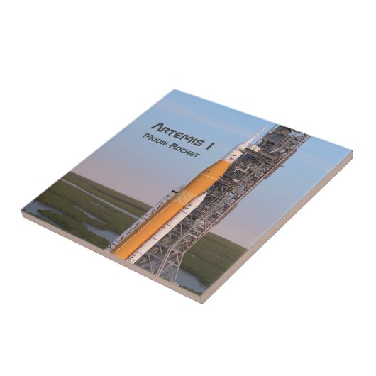 Carreau Artemis Une Lune Rocket sur Pad (Côté)