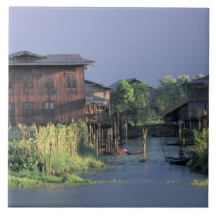 Carreau Asie, Myanmar, lac Inle. Un village flottant sur