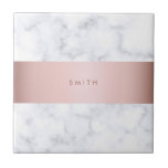 Carreau bande rose de faux d'or de marbre blanc élégant<br><div class="desc">Conception élégante et moderne comportant la bande rose blanche de marbre de faux et d'or de faux.</div>