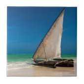 Carreau Bateau de pêche traditionnel sur la plage (Devant)