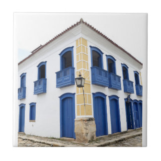 Carreau Bâtiment de coin Découpe bleue, Paraty, Brésil, Ca