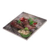 Carreau Biftecks grillés de BBQ avec les herbes et les (Côté)