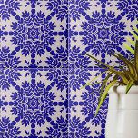 Carreau Bleu et blanc Azulejo portugais<br><div class="desc">Ce magnifique motif décoratif en céramique présente une motif géométrique captivante,  composée de délicieuses formes bleues sur fond blanc immaculé. S'inspirant du charmant style Azulejo méditerranéen,  cette création vibrante ajoute une touche d'élégance à tout espace.</div>