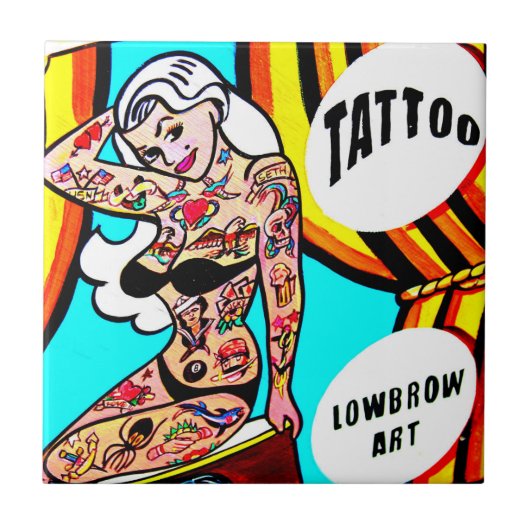 Carreau blonde avec tatouage (Devant)