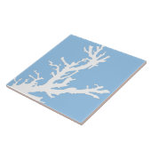 Carreau Branche de corail - blanc sur bleu pâle (Côté)