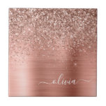 Carreau Brushed metal rose Gold Pink Glitter Monogram<br><div class="desc">Or rose - Faux Rose Foil Parties scintillant étincelante métallique brossé Monogramme en métal Nom et carreaux de céramique initiale. Cela rend le cadeau parfait pour 16 ans,  mariage,  douche nuptiale,  anniversaire,  baby shower ou bachelorette pour quelqu'un qui aime le luxe glam et les styles chic.</div>