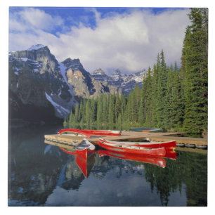 Carreau Canada, Alberta, lac Moraine. La surface vitreuse