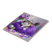 Carreau Chat en fil violet et fleurs (Côté)