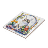 Carreau Chat Whimsical sucré en fenêtre de fleurs (Côté)