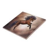 Carreau Cheval brun friésien s'élevant avec des nuages bru (Côté)