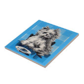 Carreau chien de sol mangeant à la table (Côté)