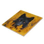 Carreau Chien noir aux yeux d'or étonnants (Côté)