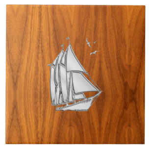 Carreau Chrome Argent comme voilier sur le Veneer de teck
