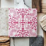 Carreau Coastal Rouge Cheashell Coral Kitchen Backsplasd<br><div class="desc">Un motif rouge et blanc captivant,  orné de coquillages,  capte l'essence du style portugais traditionnel et les influences de l'art aztèque,  avec une touche moderne. Ce design fusionne la symétrie minimaliste et le charme géométrique et audacieux dessiné à la main.</div>