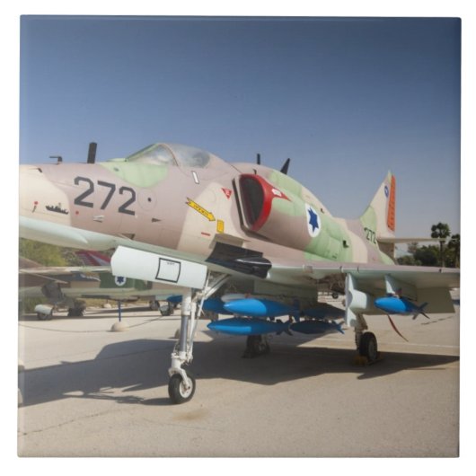 Carreau Combattant construit aux Etats-Unis d'A-4 Skyhawk (Devant)