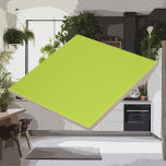 Carreau Couleurs modernes - Carrelage en céramique jaune v<br><div class="desc">Faites-vous plaisir avec notre tuile en céramique Bright Yellow-Green, la base idéale pour présenter vos cadeaux emballés. Utilisez-les comme des dessous de verre élégants et pratiques pour les boissons ou comme des objets élégants pour présenter vos trésors emballés. Nos carreaux en céramique de couleur solide apportent une touche de sophistication...</div>