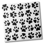 Carreau Cute noir blanc animal de compagnie chien Motif mâ<br><div class="desc">Super mignon et moderne petit imprimé avec pattes d'animaux en noir et blanc, mais vous pouvez changer la couleur arrière - plan!. Parfait pour une impression mignonne. Idéal pour les amoureux des animaux de compagnie et les parents d'animaux de compagnie, ou un bureau de vétérinaires ou un toiletteur. Beaucoup d'options...</div>