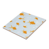 Carreau Cute poisson d'or nager dans l'eau (Côté)