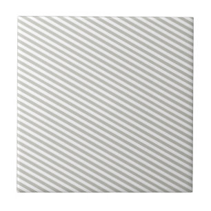Carreau de céramique gris et blanc rayé