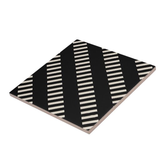 Carreau de céramique rayé noir et beige (Côté)