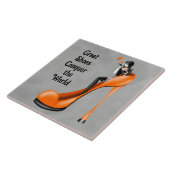 Carreau Divinité de la mode en escarpin orange (Côté)
