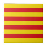 Carreau Drapeau catalan<br><div class="desc">Cet article présente les rayures emblématiques rouge et jaune du drapeau catalan. La Catalogne (Catalogne) est une communauté autonome de la partie nord-est de l'Espagne qui a un fort mouvement nationaliste en faveur de l'indépendance de la région. La plus grande ville de Catalogne est Barcelone, qui se trouve sur la...</div>
