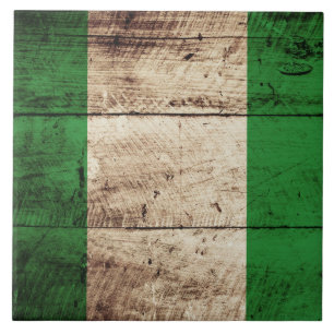 Carreau Drapeau du Nigéria sur le vieux grain en bois