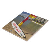 Carreau Drapeaux et planche de sauvetage de surf (Côté)